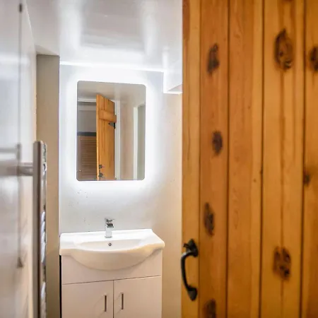 The Waterfall Retreat Holiday home