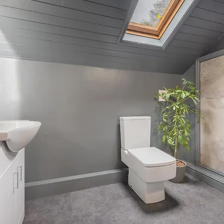 The Waterfall Retreat Holiday home Penrith